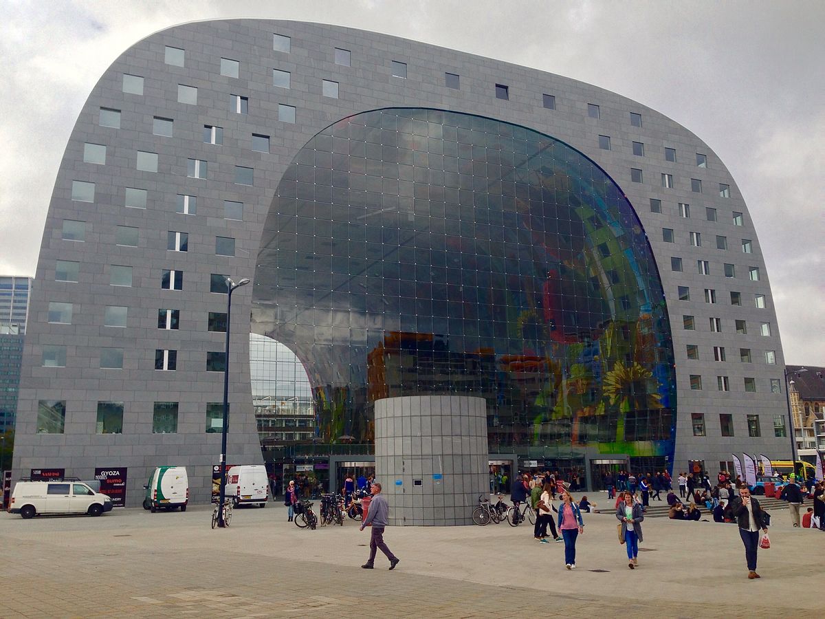 picture of the market hall in rotterdam, illustrating the practical use of stacked blocks